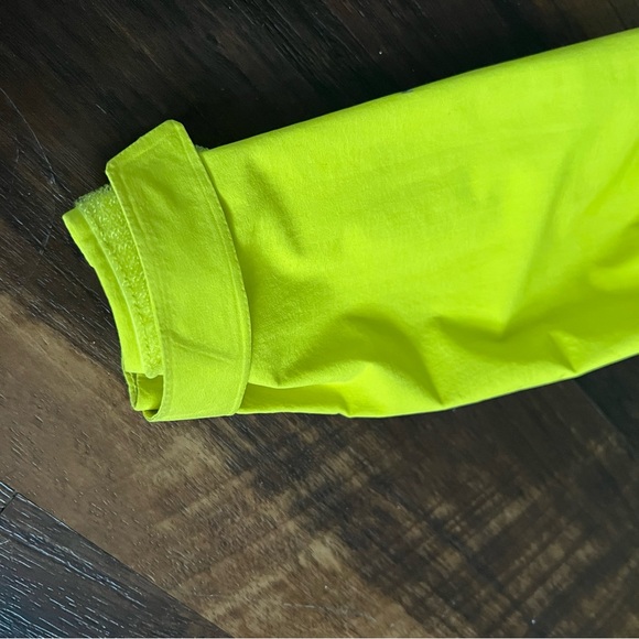 Mountain Hardware Hooded Full Zip Rain Jacket - Picture 10 of 10